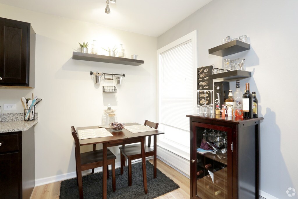 Parkside Apartments in Glen Ellyn, IL