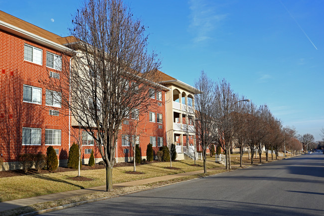 Friendly Village Apartments in St. Louis, MO - Building Photo - Building Photo