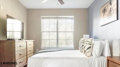 100 Peyton Pl SW in Atlanta, GA - Building Photo - Building Photo