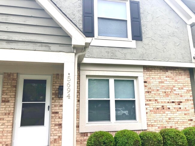 property at 5694 Crossing Ct