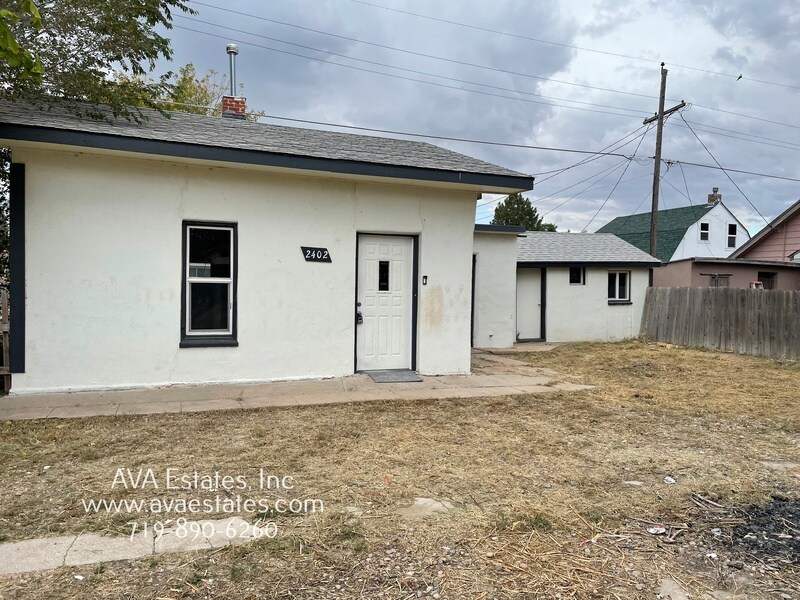 2402 Wyoming Ave in Pueblo, CO - Building Photo