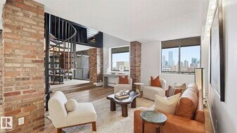 10160-10115 115 St NW in Edmonton, AB - Building Photo