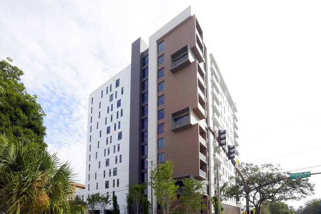 The Salvador in St. Petersburg, FL - Foto de edificio - Building Photo