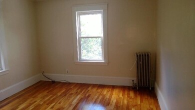 151 Forest Hills St, Unit 1 in Boston, MA - Building Photo - Building Photo