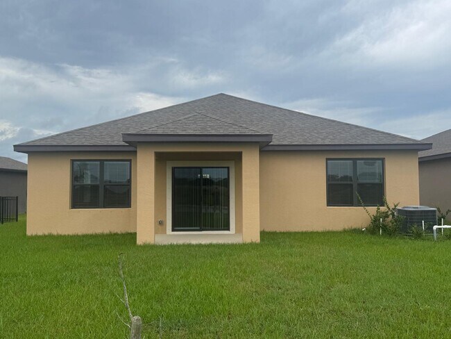 3890 Foggy Mist Rd SE in Melbourne, FL - Building Photo - Building Photo