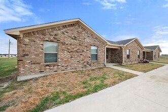 480 Derrs Chapel Rd in Italy, TX - Building Photo - Building Photo