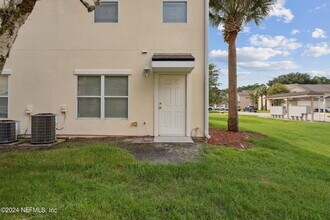 574 Southbranch Dr in Jacksonville, FL - Building Photo - Building Photo