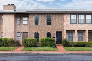 21 S 5th St in McAllen, TX - Building Photo