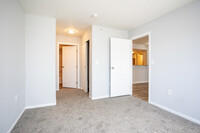 Somerset Place Apartments in Columbus, OH - Building Photo - Interior Photo