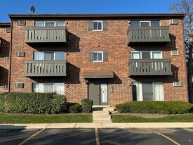 1120 Copperfield Ln in Schaumburg, IL - Building Photo