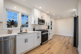 506 W Morgan Ave in Chesterton, IN - Foto de edificio - Building Photo