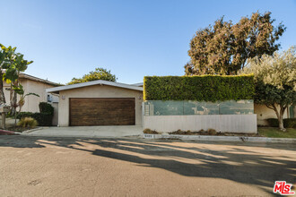 3423 Scadlock Ln in Los Angeles, CA - Foto de edificio - Building Photo