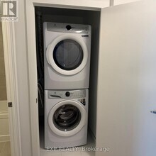 2088 James St in Burlington, ON - Building Photo - Building Photo