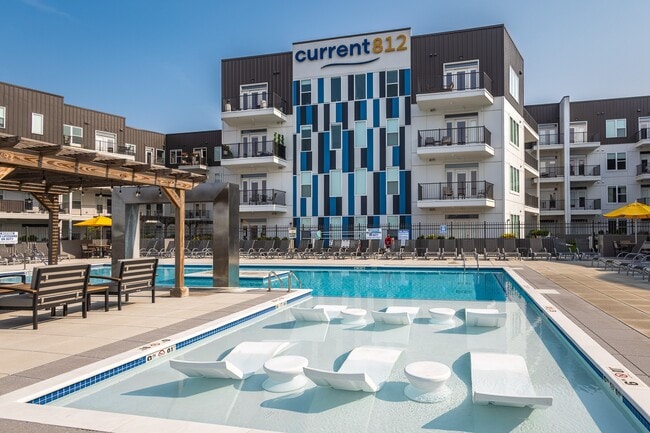 Current812 in Clarksville, IN - Foto de edificio - Building Photo