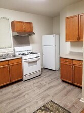 332 Dennis Ave in Browns Mills, NJ - Foto de edificio - Building Photo