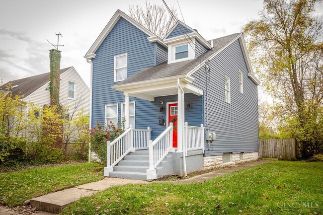 6325 Desmond St in Cincinnati, OH - Foto de edificio - Building Photo