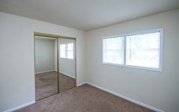 Dodson Courtyard in East Point, GA - Building Photo - Building Photo