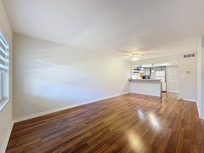 8302 Bardmoor Blvd in Largo, FL - Building Photo - Building Photo