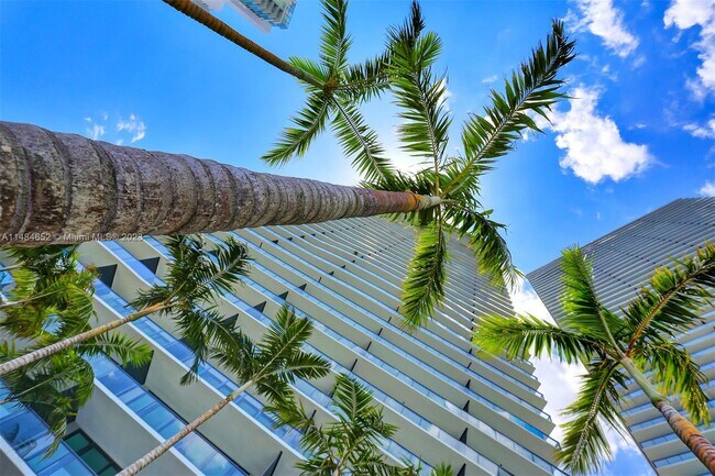 480 NE 31st St, Unit 1603 in Miami, FL - Foto de edificio - Building Photo