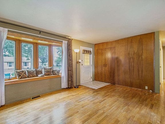 30830 Lincoln Dr in Granger, IN - Building Photo - Building Photo