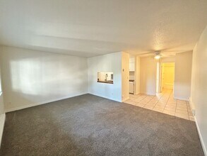 Washington Oaks in Lakewood, WA - Building Photo - Interior Photo
