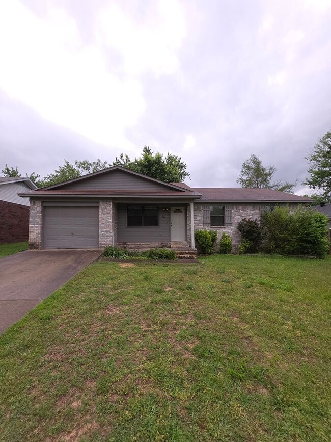 property at 604 Twin Oaks Dr