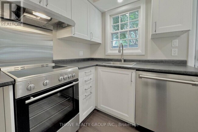 165 Oxford St W in London, ON - Building Photo - Building Photo