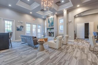 The Reserve at Cary Park in Cary, NC - Foto de edificio - Building Photo