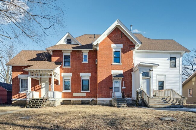 227 Allen St-Unit -225 #5 in Waterloo, IA - Building Photo - Building Photo