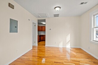 295 Goldsmith Ave, Unit 3 in Newark, NJ - Building Photo - Building Photo