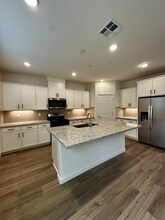 1724 Eiffel St in Lincoln, CA - Building Photo - Building Photo