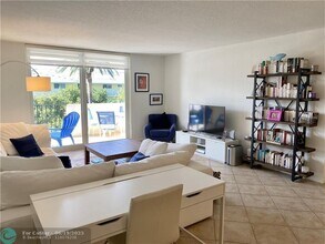 1000 Spanish River Rd in Boca Raton, FL - Building Photo - Building Photo
