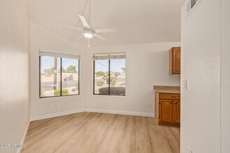 17225 N 16th St in Phoenix, AZ - Building Photo - Building Photo