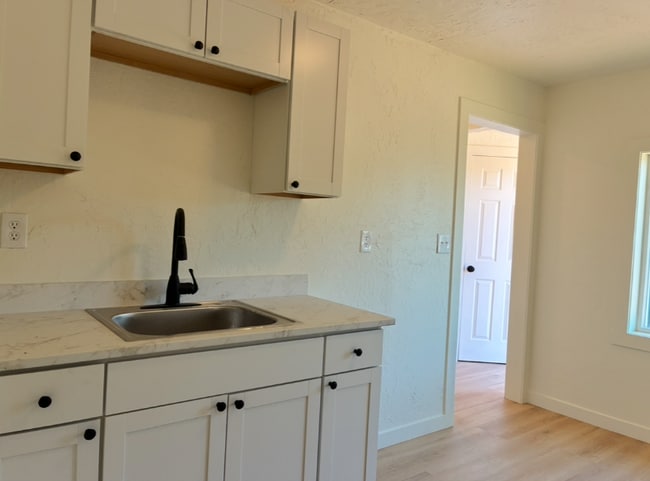 property at 37 Hollywood Ave