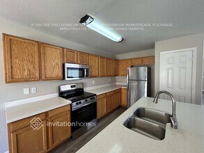 10378 W Piccadilly Rd in Avondale, AZ - Foto de edificio - Building Photo
