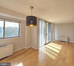 2500 N Van Dorn St, Unit 808 in Alexandria, VA - Building Photo - Building Photo