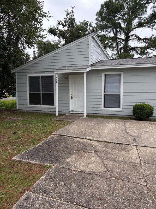 property at 612 Carnathan Ct
