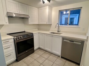 3285 8th Av W in Vancouver, BC - Building Photo - Building Photo