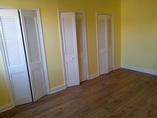 property at 1661 Ralworth Rd