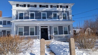 21 Greenman Ave, Unit 21 Greenman Avenue Apt 1 in Westerly, RI - Building Photo