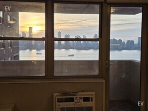 40 Harrison St in New York, NY - Building Photo - Building Photo