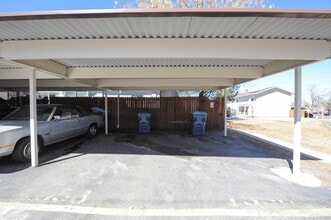 1956 S Oswego Way in Aurora, CO - Building Photo - Building Photo