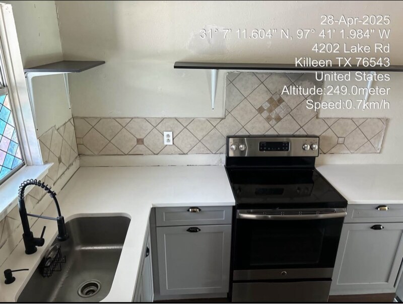 4202 Lake Rd in Killeen, TX - Building Photo