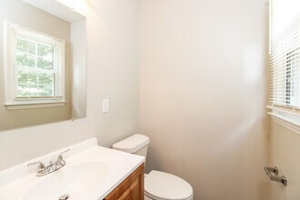 1305 Yardley Terrace in Winston-Salem, NC - Building Photo - Building Photo