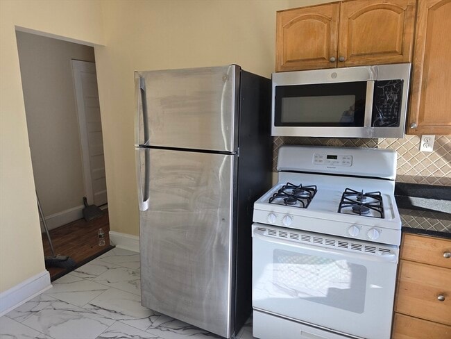 349 Hollis St in Framingham, MA - Building Photo - Building Photo