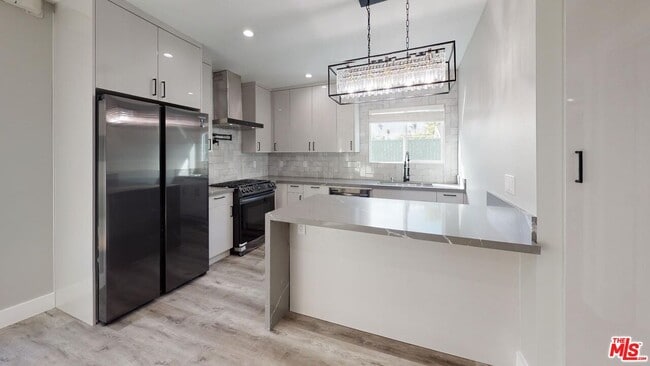 property at 2123 S Orange Dr