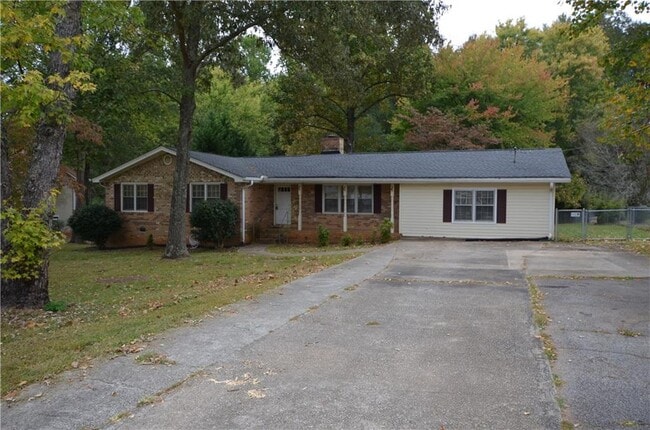 180 Bruce Ct in Dallas, GA - Building Photo - Building Photo