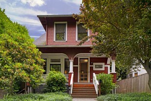 926 SE 15th Ave in Portland, OR - Building Photo