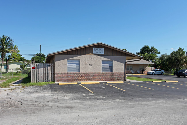 Bolduc in Oakland Park, FL - Building Photo - Building Photo