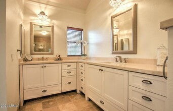 9705 E Mountain View Rd in Scottsdale, AZ - Building Photo - Building Photo